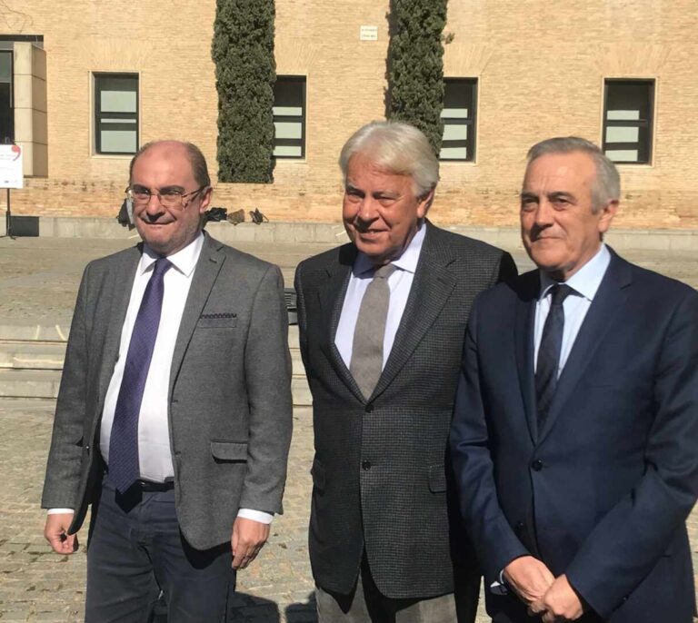 Felipe González evita respaldar la continuidad de Ábalos y critica que Delcy pasara por España