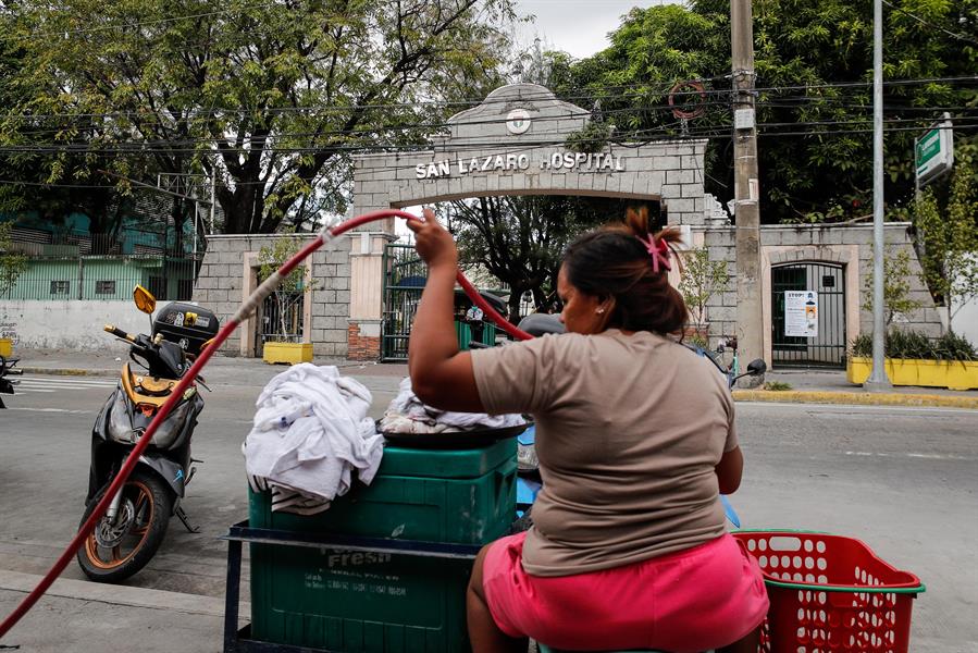 Filipinas confirma la primera muerte por coronavirus fuera de China