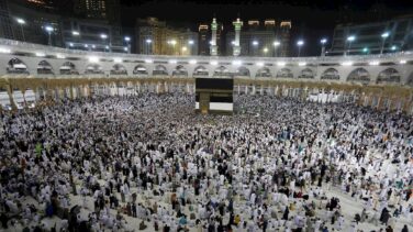 Arabia Saudí suspende las peregrinaciones a la Meca y restringe los visados por el coronavirus