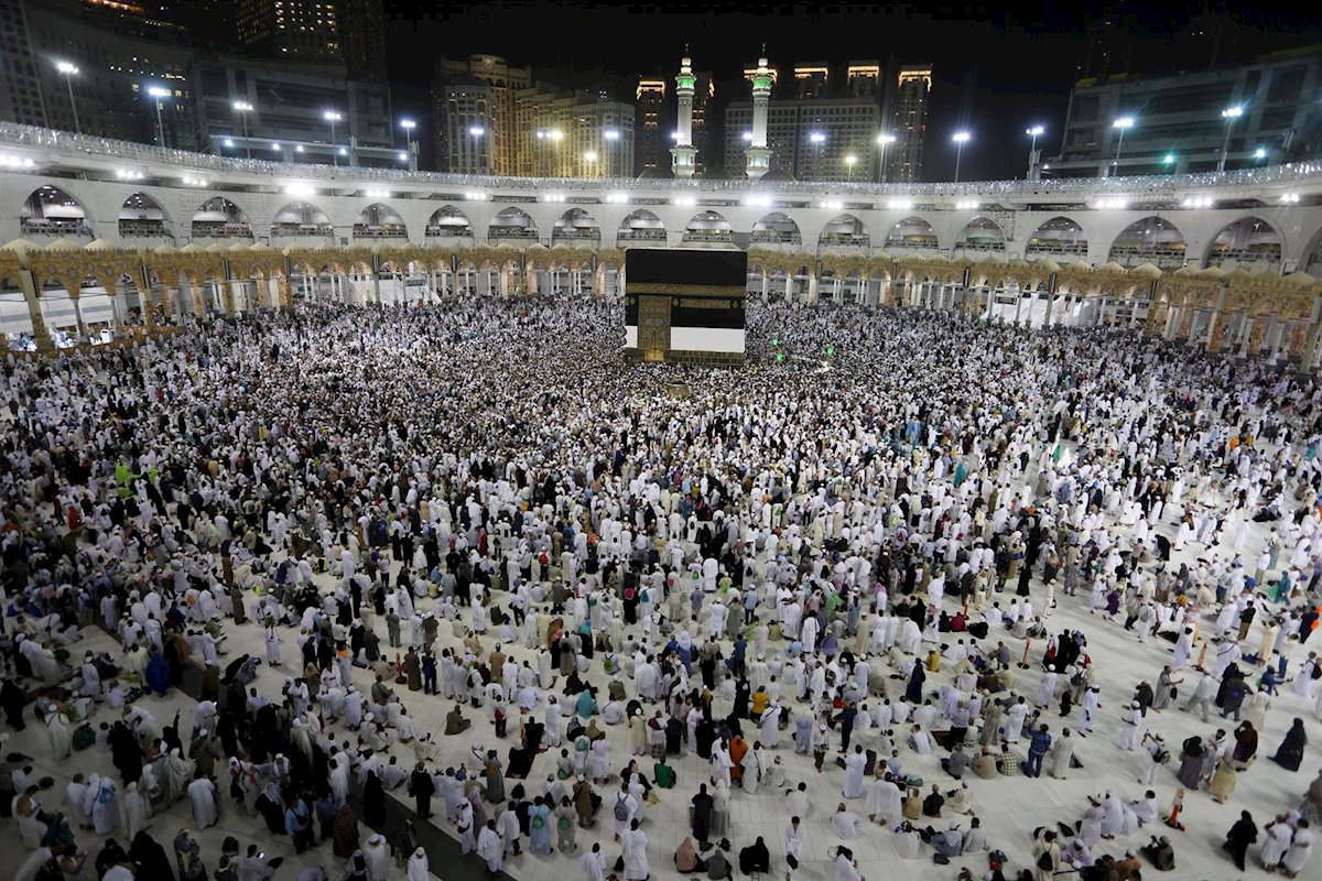 Arabia Saudí suspende las peregrinaciones a la Meca y restringe los visados por el coronavirus