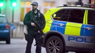 Un detenido en Londres tras apuñalar a un hombre en una mezquita