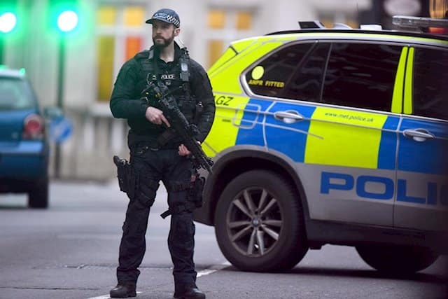Un detenido en Londres tras apuñalar a un hombre en una mezquita
