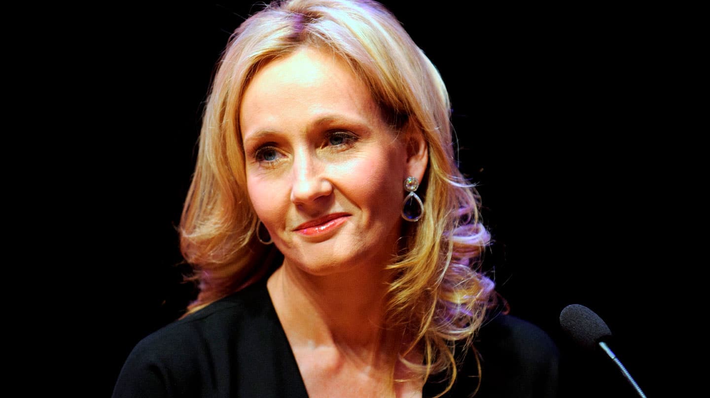 J. K. Rowling, cuando en los años noventa te piden que no firmes como mujer