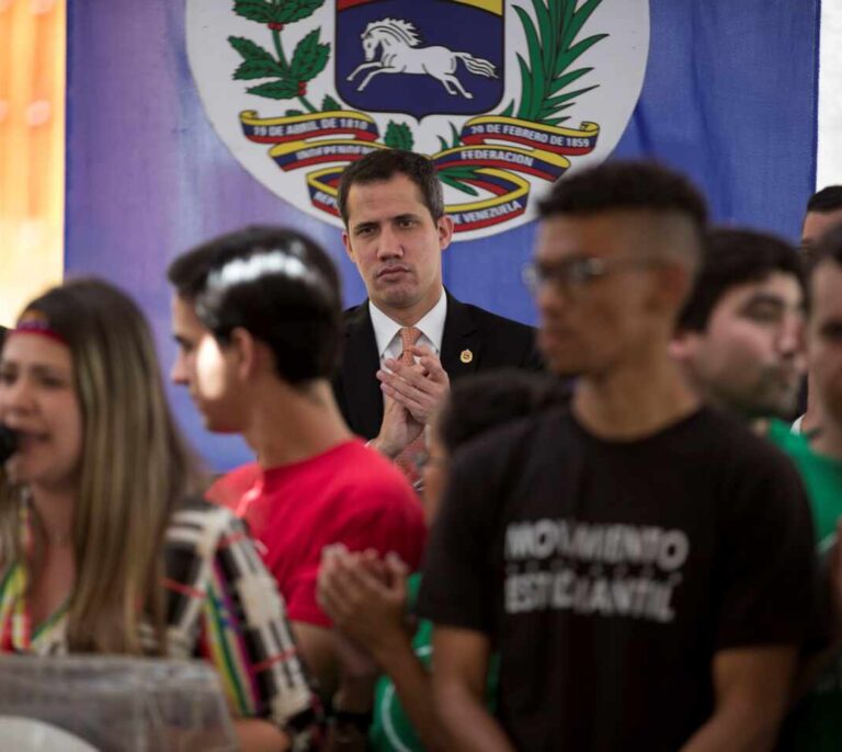 Maduro dice que "llegará" el momento de meter en la cárcel a Juan Guaidó