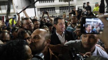 Guaidó denuncia la "desaparición forzada" de su tío tras aterrizar junto a él en Caracas