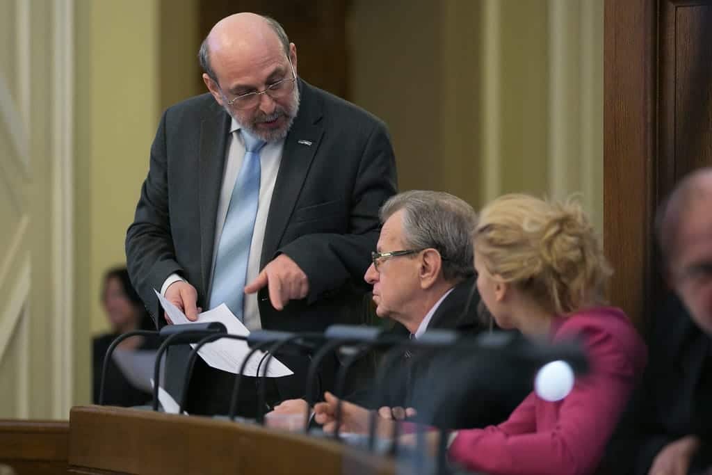 El Congreso paga 4.000 euros para que un diputado letón visite a Junqueras en un coche alquilado