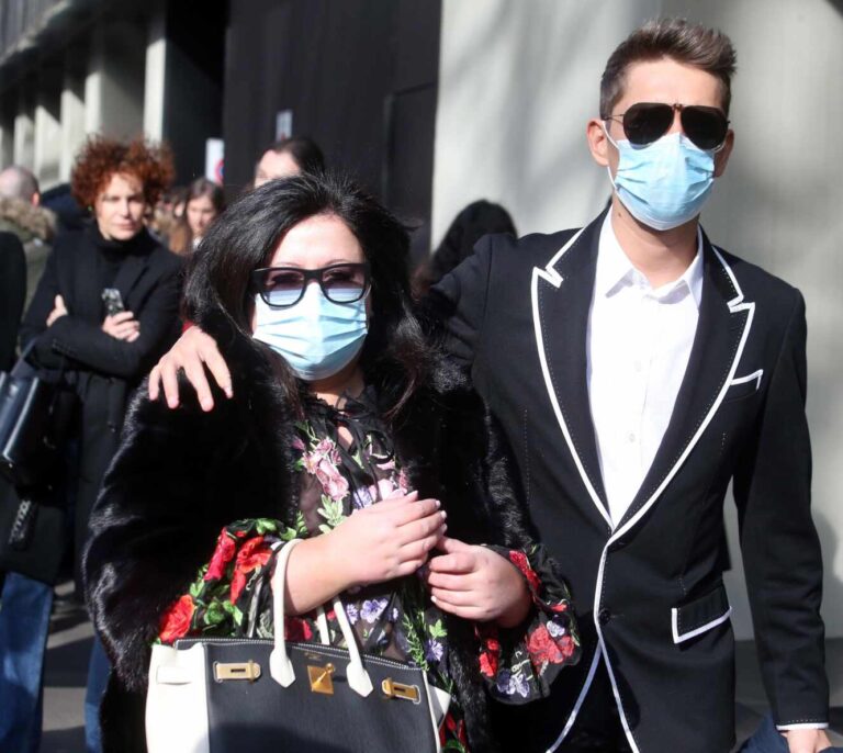 El vergonzoso negocio del coronavirus: Amukina y mascarillas a 40 euros