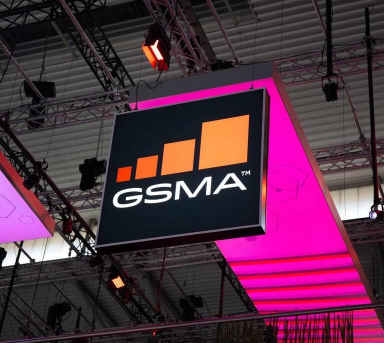 El Gobierno presiona a las ‘telecos’ para que acudan al Mobile World Congress en junio