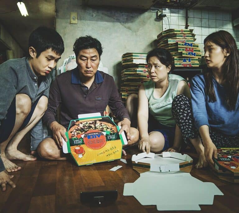 'Parásitos': la película coreana que hace sombra a 'Dolor y Gloria'