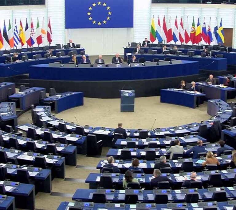 El Parlamento Europeo aprueba considerar 'verdes' las inversiones en nuclear y gas