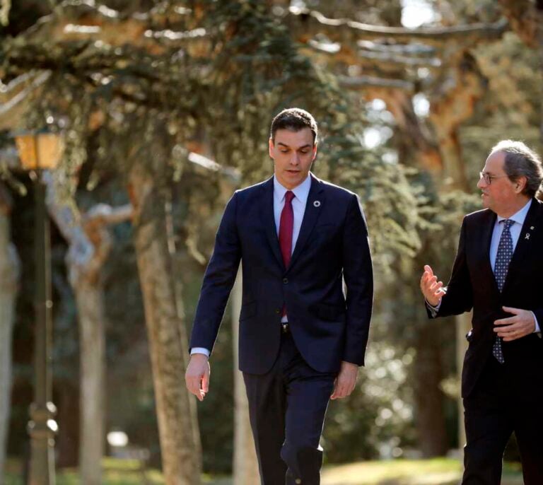 Sánchez recibe a Torra con honores en Moncloa
