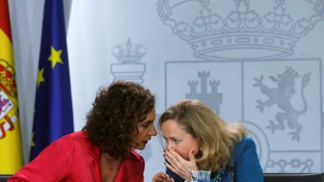 María Jesús Montero y Nadia Calviño, en rueda de prensa tras el Consejo de Ministros.