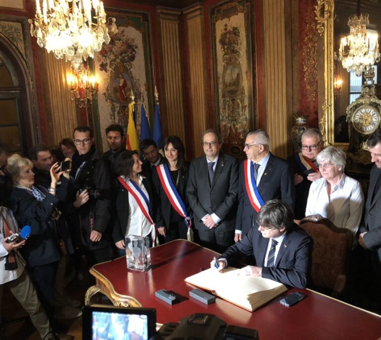 Puigdemont destaca la "deuda" catalana con los que ocultaron las urnas del 1-O en Francia