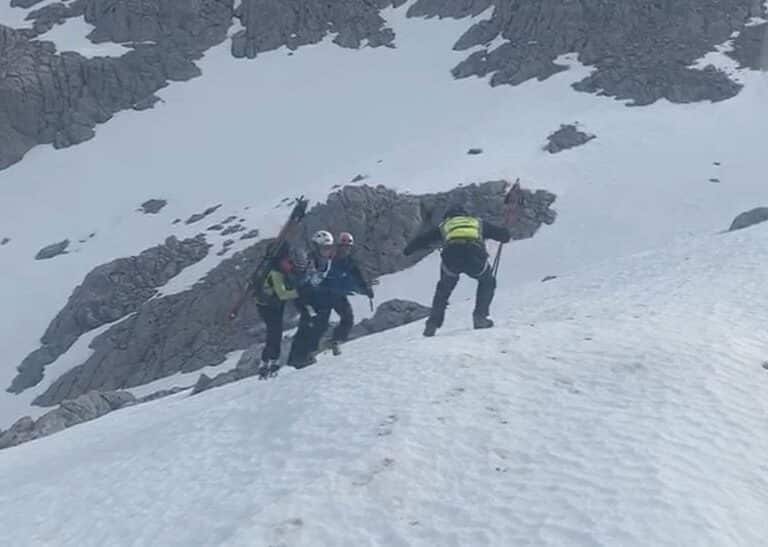 Así ha rescatado la Guardia Civil a un joven en los Picos de Europa