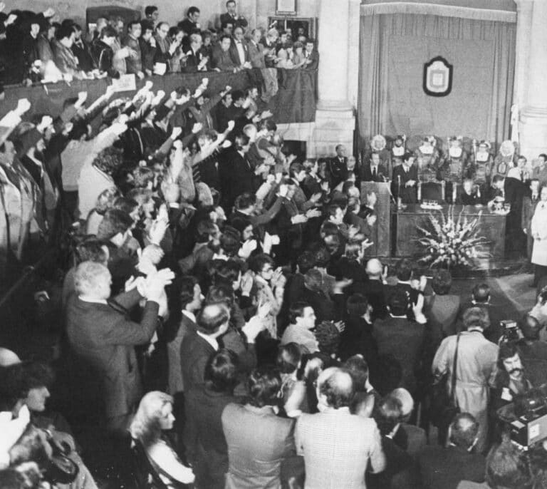 Del boicot a la ausencia, 39 años de evolución 'antimonárquica' de Bildu