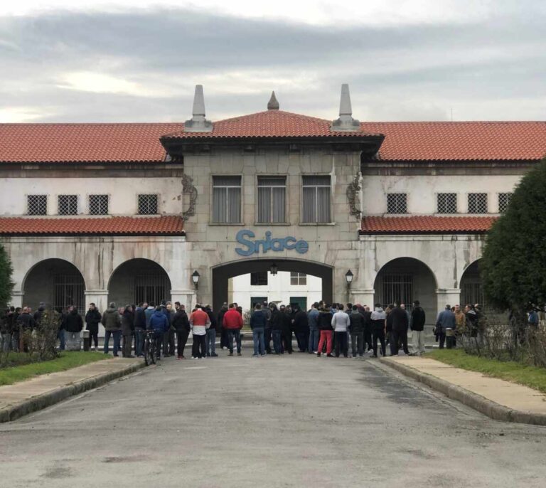 Sniace cesa su actividad y pide la liquidación inmediata por no poder afrontar pagos