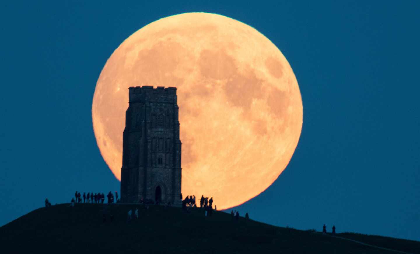 La mejor hora para ver este domingo la primera 'superluna' del año