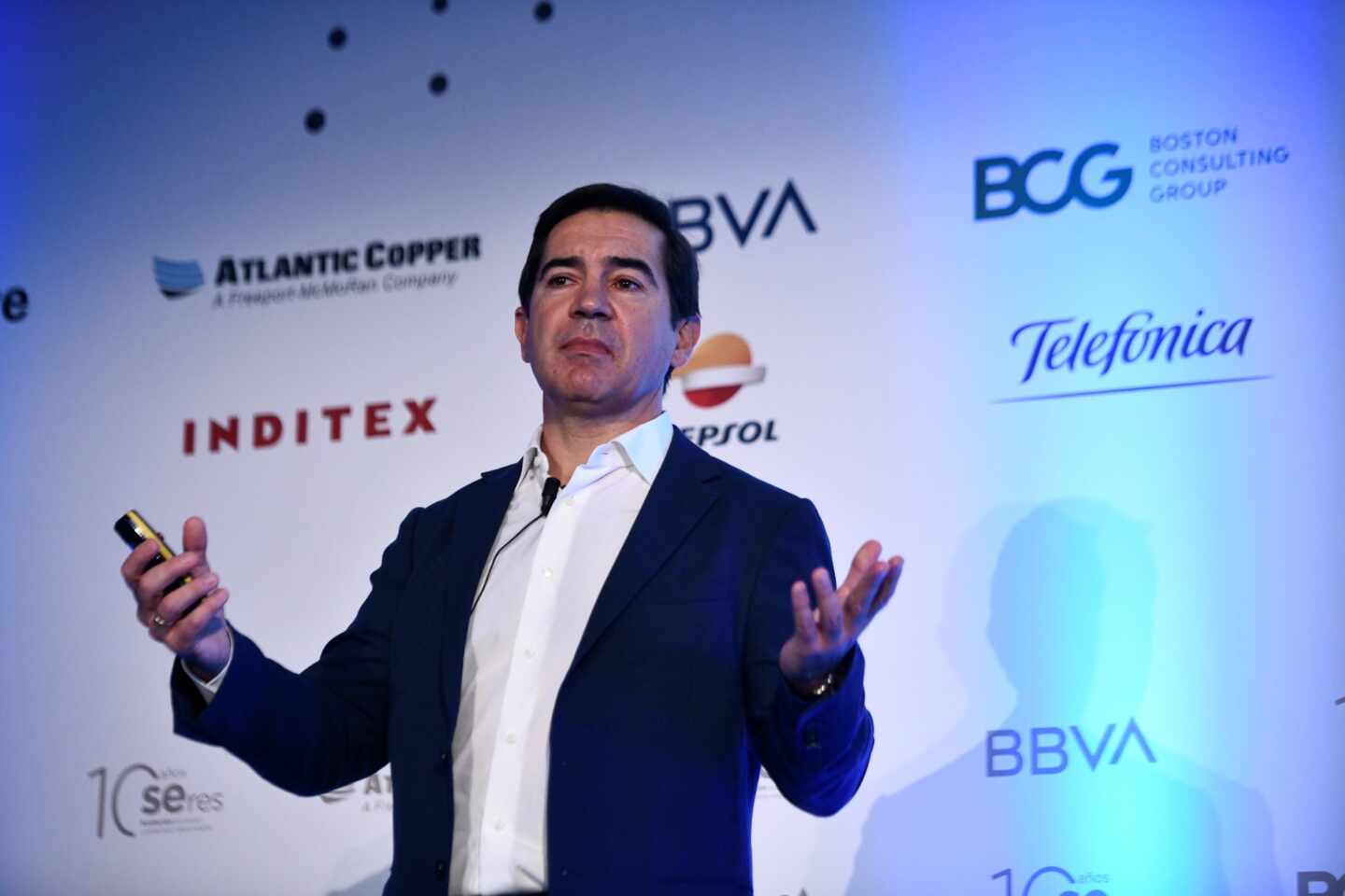 El perito de PwC reconoce que su informe ha dejado fuera los datos que implicarían al presidente del BBVA