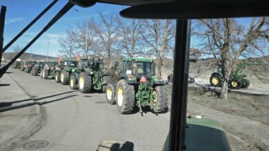 Miles de agricultores toman el centro de Murcia contra los "abusos de la distribución"