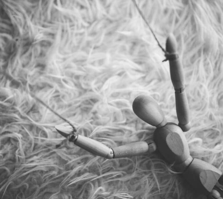 Los 'remedios' de las sectas para doblegar a sus miembros