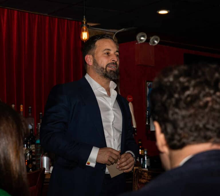 A la tercera fue la vencida: Vox se reúne en un restaurante cubano de Nueva York