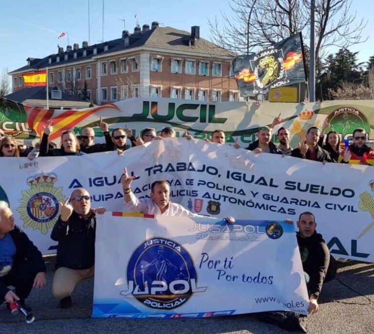 Policías y guardias civiles se concentrarán el martes ante el Congreso para exigir la equiparación salarial