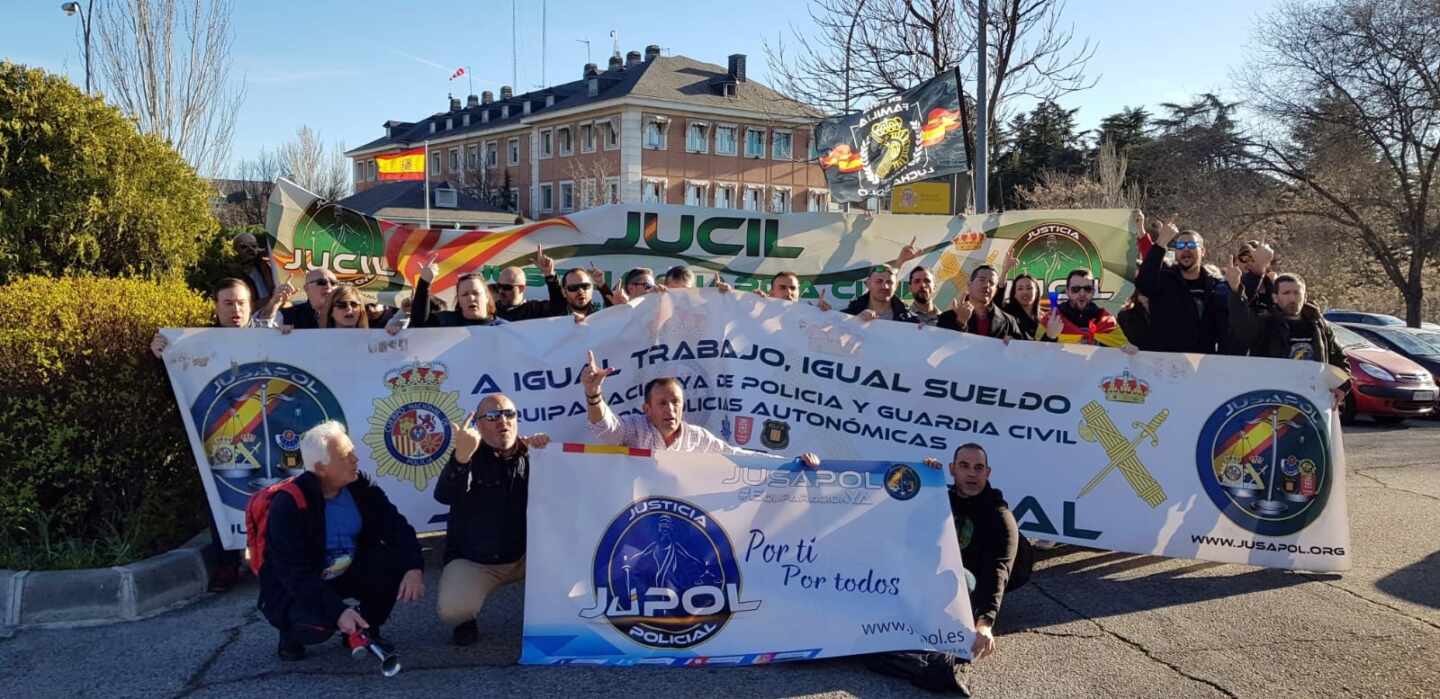 Policías y guardias civiles se concentrarán el martes ante el Congreso para exigir la equiparación salarial