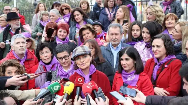 Calvo: La revolución de las mujeres es imparable, pacífica y cargada de justicia