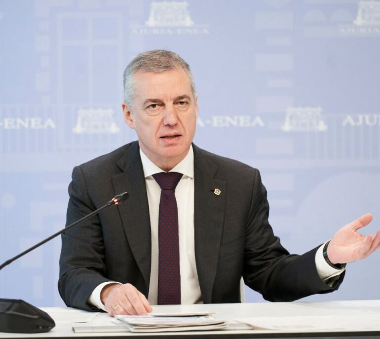 Urkullu advierte: "Habrá que levantar el país. Si paramos la economía será muy difícil "