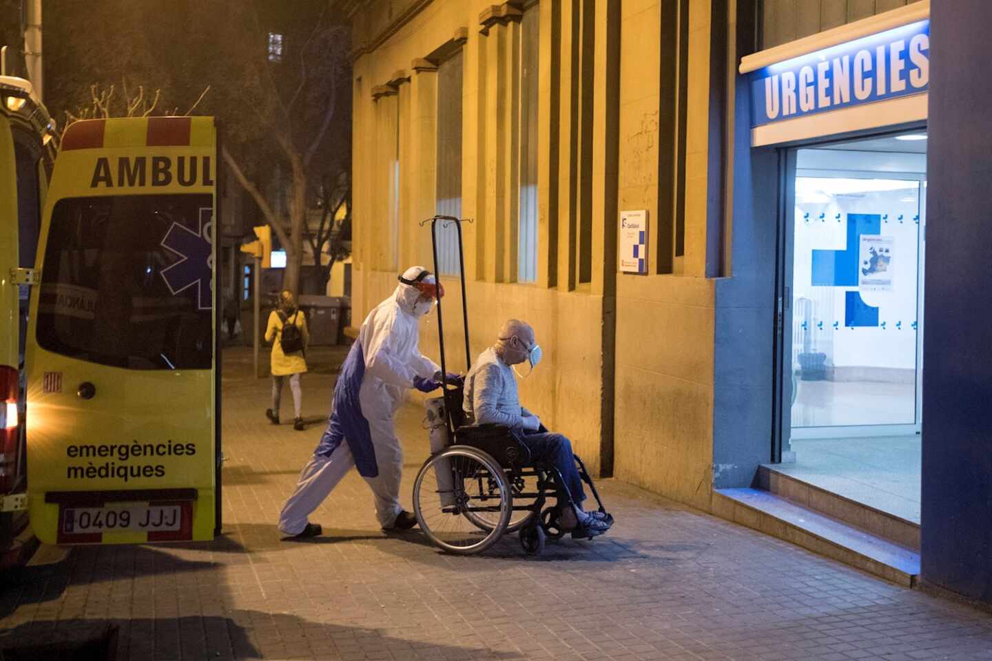 Los médicos ya disponen de una guía sobre qué pacientes con Covid-19 priorizar en la UCI