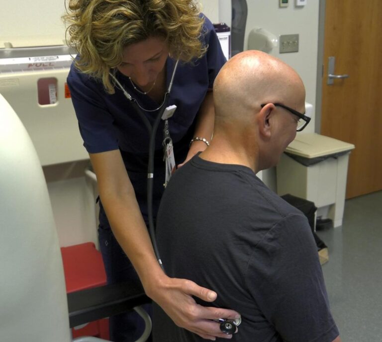 La hipertensión y la diabetes elevan el riesgo de coronavirus más que las enfermedades pulmonares