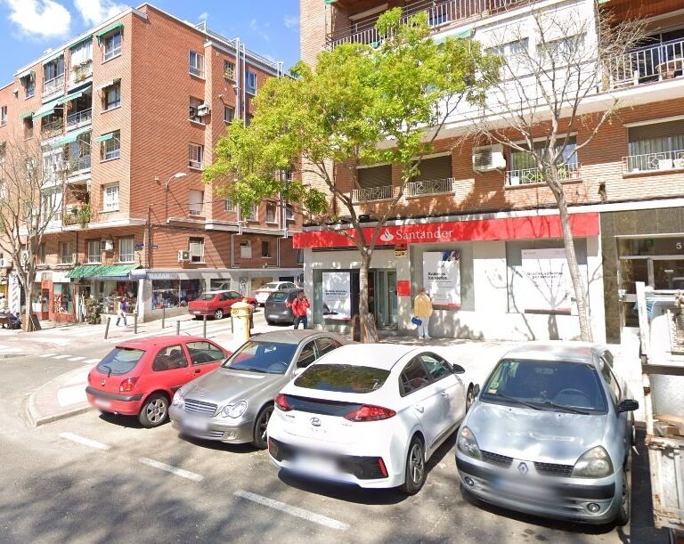 Muere una niña de 14 años en Madrid al caer desde una azotea por hacerse un 'selfie'