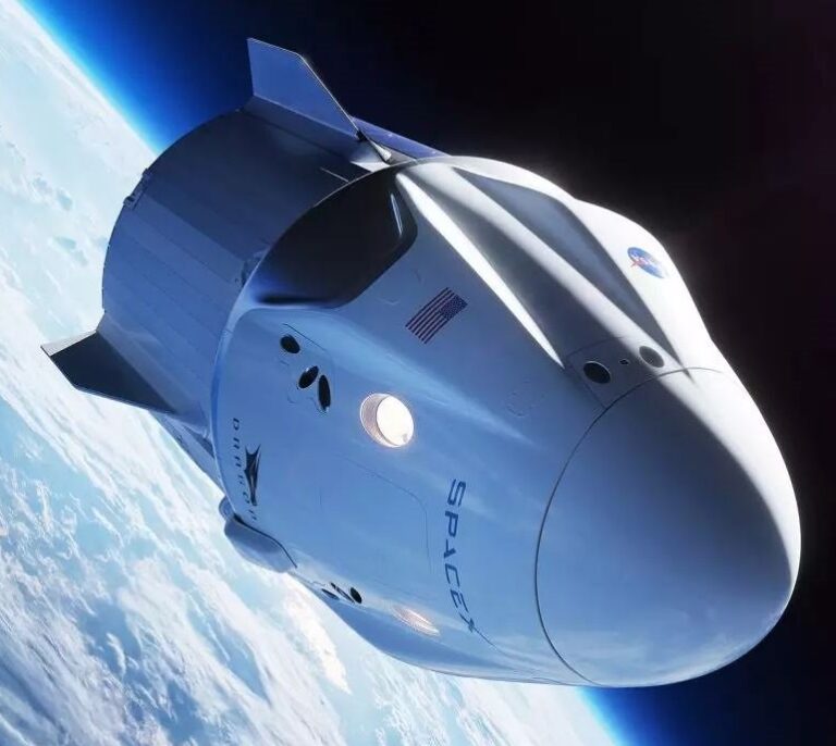 Tres turistas visitarán el espacio en 2021