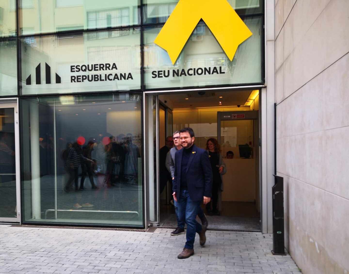 ERC ganaría las elecciones catalanas y podría sumar con JxCat o el PSC, según un sondeo