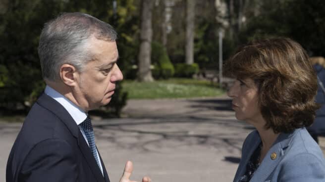 Iñigo Urkullu junto a la consejera de Salud, Nekane Murga.