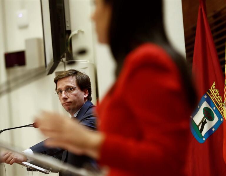 El Ayuntamiento de Madrid pide que solo se salga a la calle para lo más necesario: "No podemos vivir una vida normal"