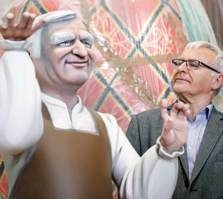 El alcalde de Valencia promete buscar una fecha alternativa para las Fallas