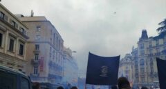 Policías de Jusapol rompen el cordón de seguridad en su manifestación frente al Congreso