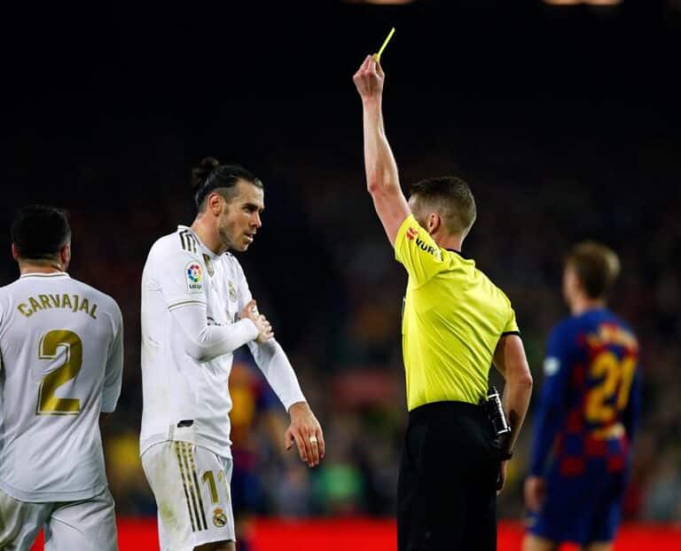 LaLiga podría quedarse sin árbitros si mantiene su plan de jugar a puerta cerrada