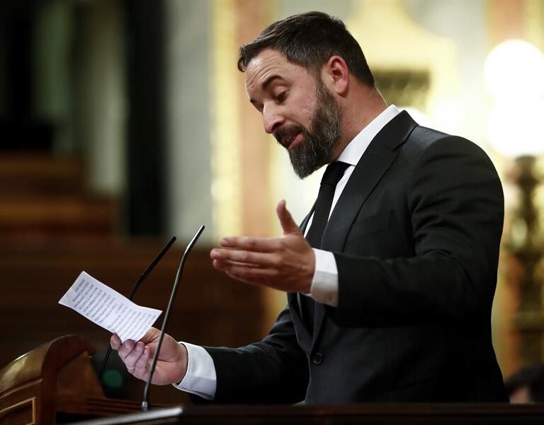 Abascal anuncia moción de censura en septiembre que Casado no apoyará