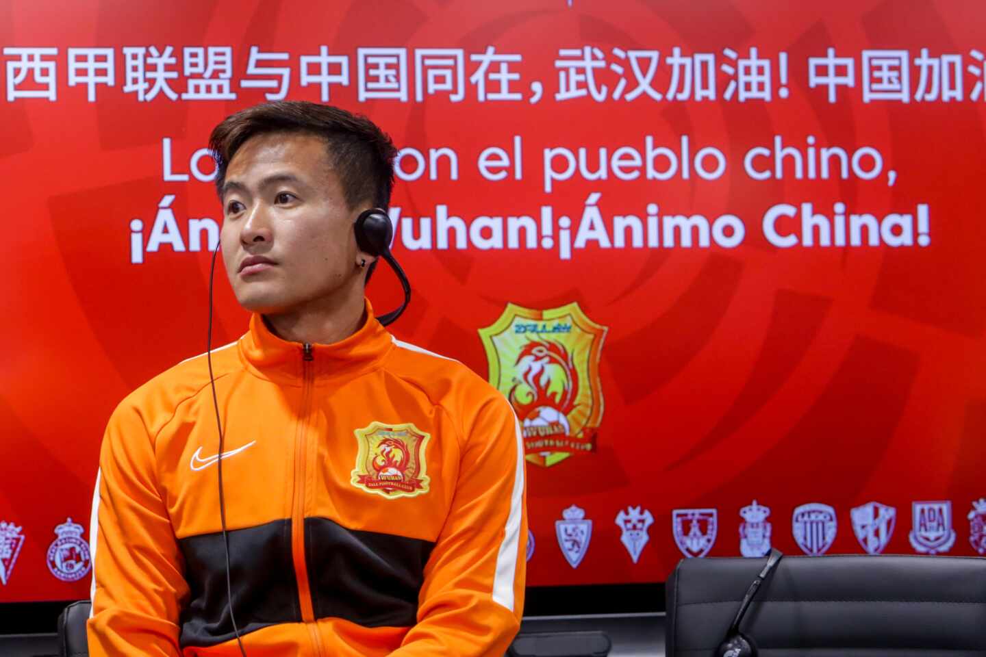 El equipo de fútbol de Wuhan huye de España: "El problema ahora está aquí"