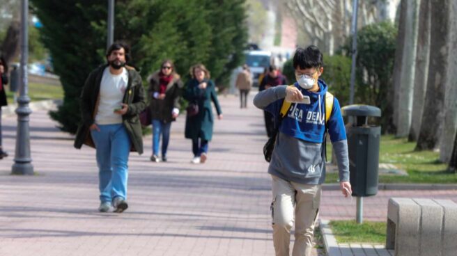 Personas en España durante la epidemia de coronavirus.