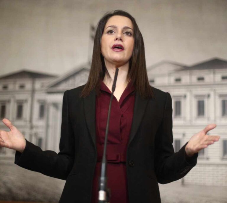Cs sube la apuesta y retoma la 'vía Arrimadas' para desplazar a Iglesias y presionar al PP