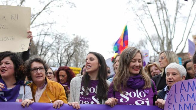 La ministra de Igualdad, Irene Montero, en la manifestación del 8-M.