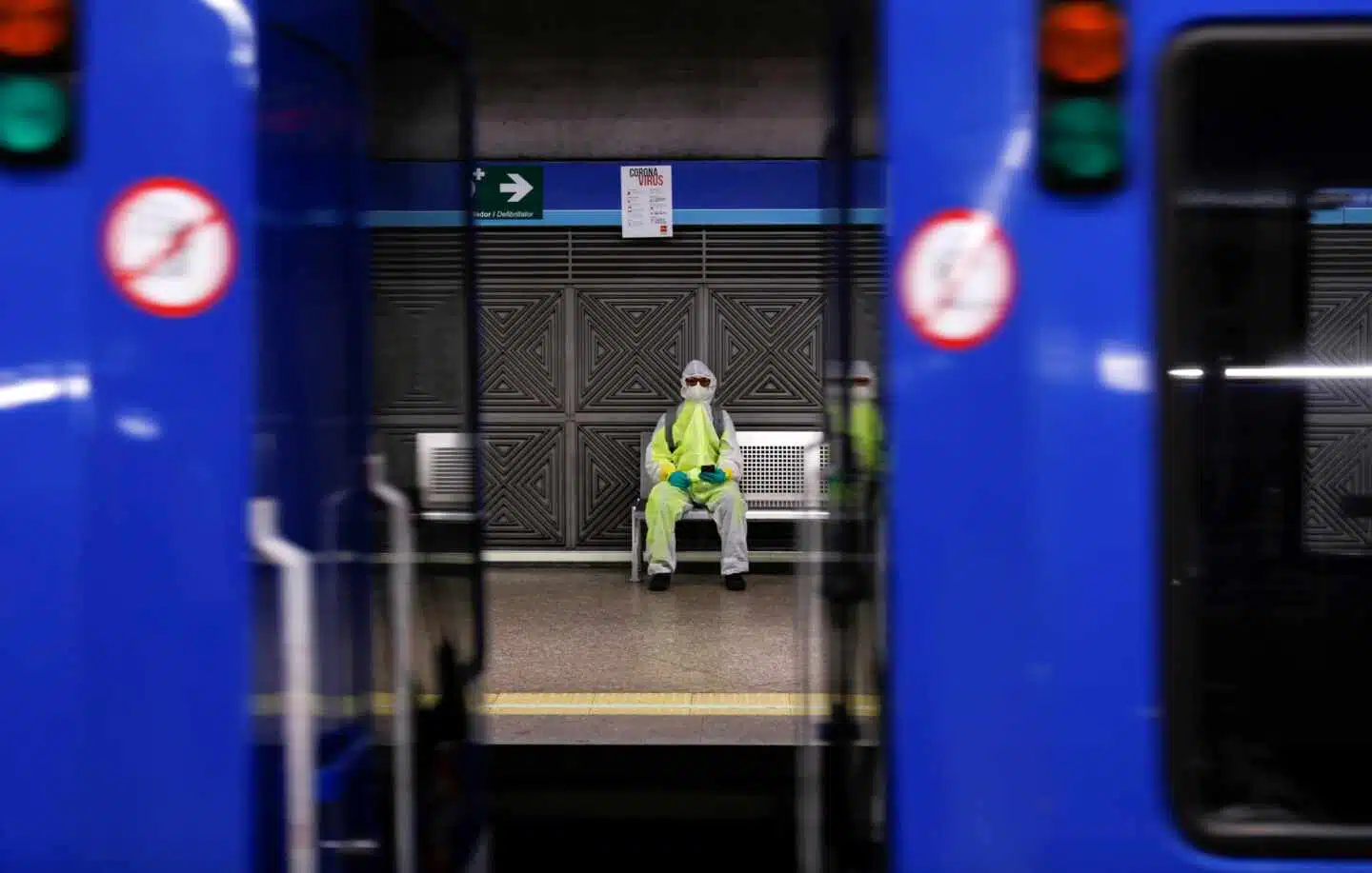 Maquinistas de Metro de Madrid denuncian la falta de material de protección: "Sentimos miedo y abandono"