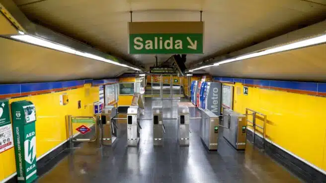 Muere un trabajador del Metro de Madrid con coronavirus y sus compañeros se concentran para rendirle homenaje