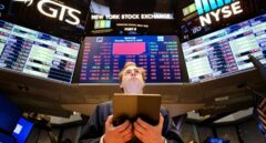 Wall Street resiste a pesar del desplome de los bancos