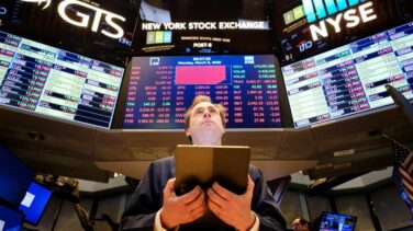 Otro día negro en Wall Street: cotización suspendida ante más pérdidas por el coronavirus
