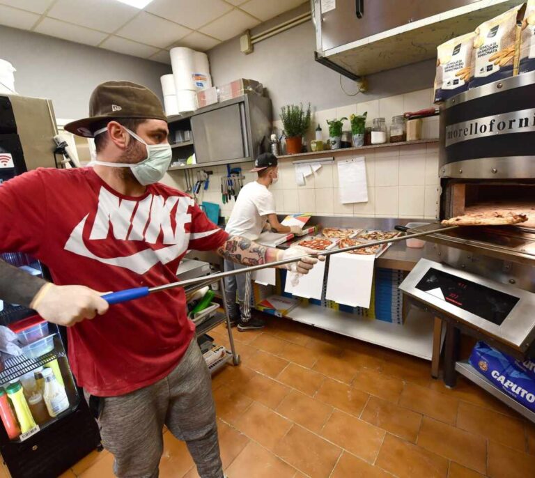 Italia se blinda ante el coronavirus: cierra todos los bares, tiendas y oficinas