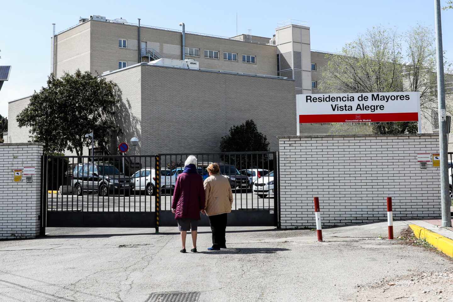 Trabajadoras de residencias: "Nos prohibían llevar mascarilla para no alarmar a los ancianos"